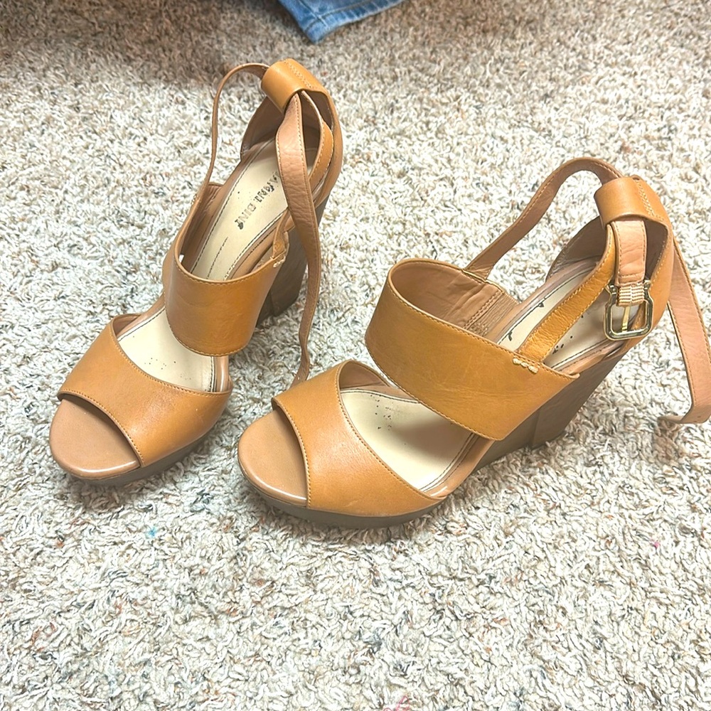 Gianni Bini wedges